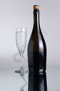 香槟酒瓶包装反射瓶子软木玻璃奢华背景图片