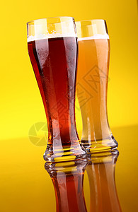 啤酒杯啤酒玻璃扣篮黄色小麦酿造饮料液体工艺图片