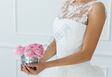 婚礼 美丽的新娘手指女孩玫瑰戒指衣服女士订婚庆典成人幸福图片