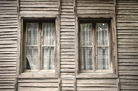 旧窗口木头房子玻璃建筑学窗帘村庄国家乡村建筑框架背景图片
