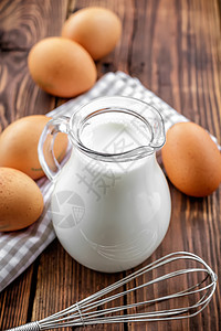鸡蛋牛奶牛奶和鸡蛋食物酸奶烹饪奶制品乡村美食打浆机蛋壳投手农场背景