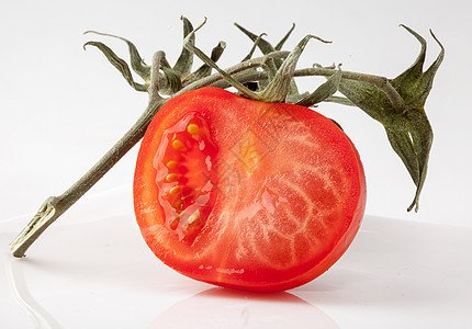 树枝上的番茄片图片