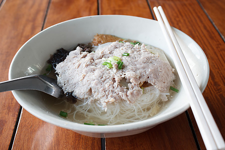 大米面汤加猪肉蔬菜包子牛肉食物美食文化香料面条午餐筷子图片