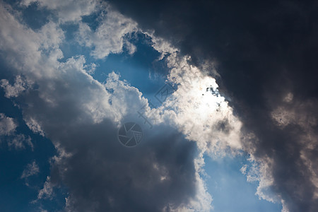 戏剧性天空场景天气象征风景平流层阳光蓝色太阳自由白色图片