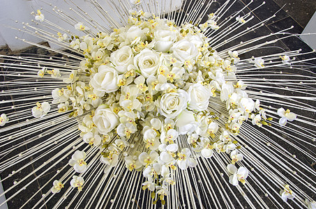 大型花花团构成的盛大的花束图片