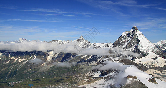 瑞士阿尔卑斯山马特霍恩附近旅游足迹游客蓝色假期高度风景挑战旅行高山冒险晴天图片