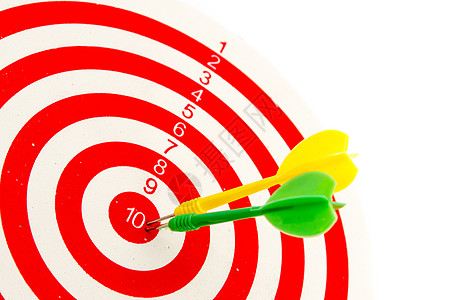 2 dart 绿色和黄色右对准目标战略同心闲暇白色圆圈飞镖竞赛射箭成功靶心图片