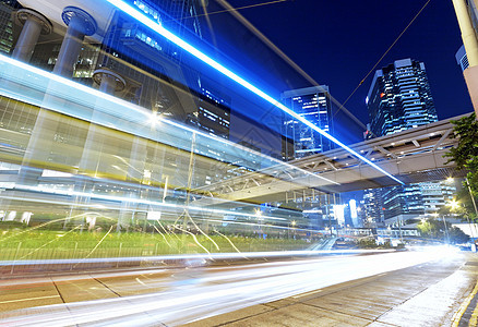 夜间高速交通量旅行城市旅游建筑场景交通汽车街道照明景观图片