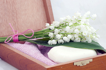 斯帕瓦河谷毛巾 肥皂和百合板魅力香水香气玻璃卫生商品芳香治疗化妆品礼物图片