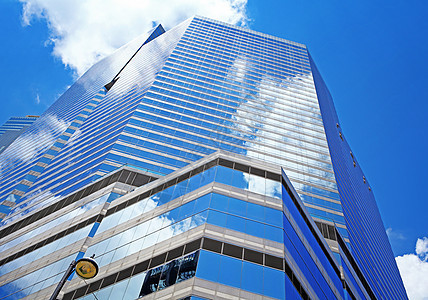 现代建筑天空中心旅游购物中心银行摩天大楼地标建筑学商业蓝色图片