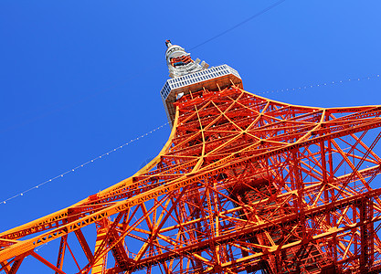 从低角度出发的东京塔地标天空建筑学蓝色红色图片