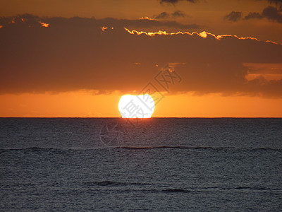印度洋的日落天空热带太阳支撑海洋情调晴天地平线假期反射图片