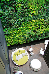 居住面积垂直阳台胡扯花园绿色家具高清图片