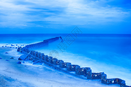 北卡罗来纳州 OBX 退役沿海海滩海洋灯塔码头支撑海岸数控碰撞海浪海岸线图片