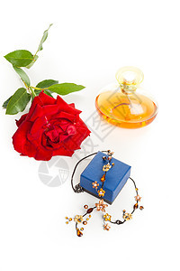 项链的香水和玫瑰香水厂礼物珠子芳香宝石化妆品玻璃白色珠宝香味图片