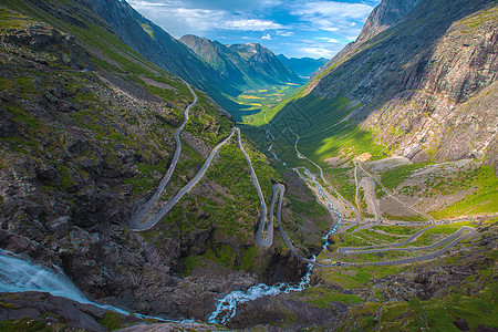 挪威的Trollstigen路线峡谷冒险小路丘陵旅行国家戏剧性人行道踪迹图片