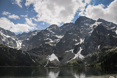 波兰山区湖地貌波兰天空国家爬坡风景抛光旅行岩石蓝色旅游公园图片