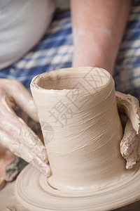 陶匠的手制造业杯子旋转作坊水壶专注工艺手工业黏土艺术图片