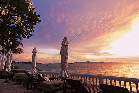 日落时泰国湾的景象图片