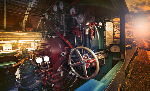 控制室内流发动机机车列车停放处运输司机金属铁路驾驶引擎历史坚果火车蒸汽图片