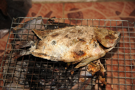 尼罗罗拉皮亚鱼在烤肉上 健康的食物煤炭水平生活方式减肥健康饮食烧烤架摄影食品图片