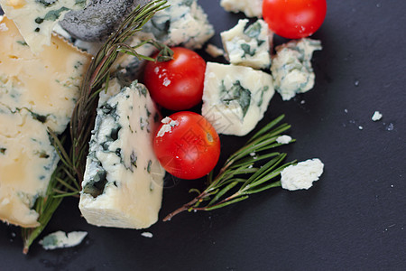 Roquefort 奶酪成分美味豆荚奶制品琥珀蓝色美食食物迷迭香羊乳工作室图片