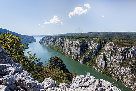 多瑙河峡谷地标旅行旅游沟壑石头天空边界岩石河岸风景图片