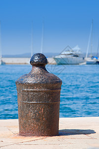 地中海小镇一个小码头的码头图片