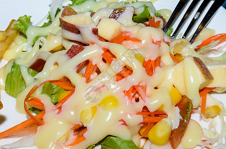 水果沙拉奶油食物美食营养盘子蔬菜玉米白色饮食午餐图片
