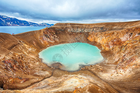 Oskjuvatn和Viti高地游泳火山口蓝色陨石水池风景远足地热山脉图片