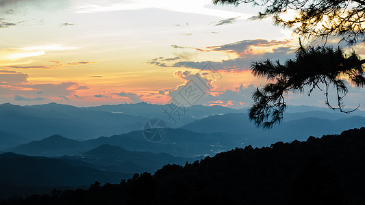 丰峪口云日落过高山脉高地地块风景山脉国家天空阴影阳光阴霾顶峰背景