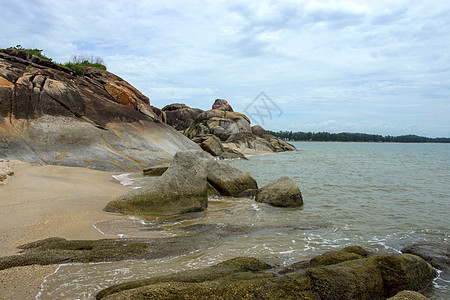 岩石和海洋情调旅行悬崖海景风景海岸线热带蓝色海岸天空图片