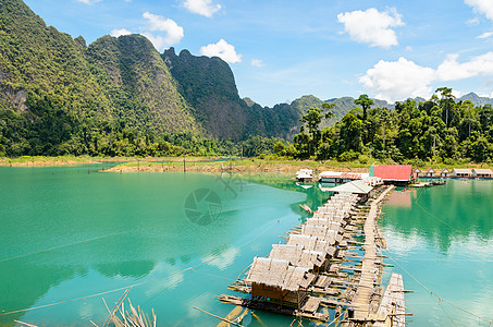 竹布浮动度假胜地娱乐景点风景住宅小屋房子码头平房天空闲暇图片