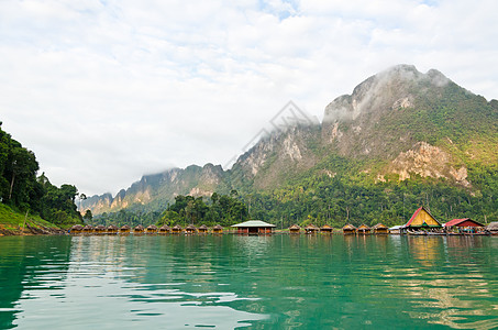 自然景观度假胜地娱乐小屋巡航风景旅游竹子旅行别墅游客闲暇图片