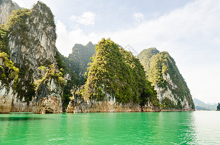 美丽的岛屿和绿湖泰国吉林阳光旅游吸引力日光旅行运输风景天空图片