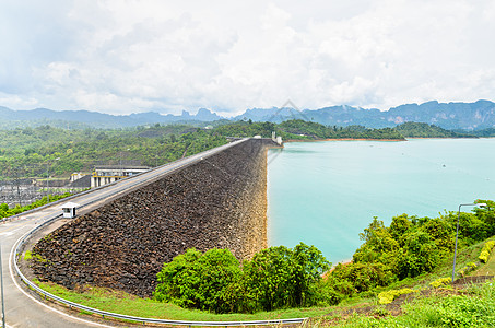 大坝绿湖的景点活力水库天空环境旅游公园弹幕植物岩石力量图片