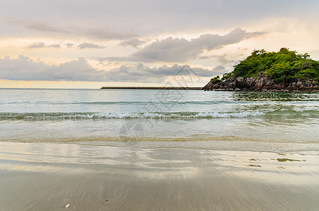 美丽的小海湾 博红朗天空海景浅滩风景支撑日落海岸线海浪石头热带图片