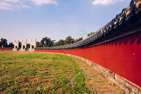 天殿中的红墙建筑学红色天坛绿色原住民房顶雕塑文化天空围墙图片