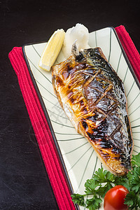 日美菜 本底炸鱼鱼片餐厅沙拉芝麻油炸美食白色蔬菜午餐烹饪图片