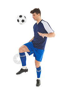 足球馆蓝球球踢球足球运动员Blue Jersey踢球运动服闲暇团队男性杯子球衣播放器男人齿轮蓝色背景