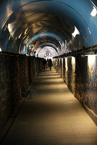 里奥马纪尔和通过Dell Amore之间的隧道海岸港口大地岩石公园恋人国家天线村庄图片