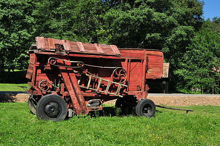 红色乡村玉米博物馆机器农业机械村庄谷物农场收成图片