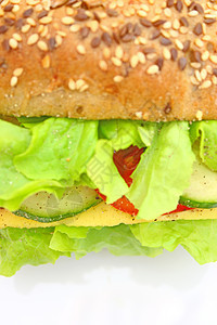 配奶酪和蔬菜的新鲜三明治小麦熟食早餐叶子午餐包子小吃食物饮食沙拉图片