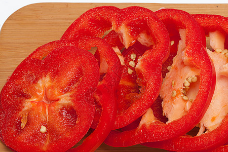 白背景孤立的切红胡椒食欲红辣椒生长蔬菜木板小吃桌子食物花园农场图片