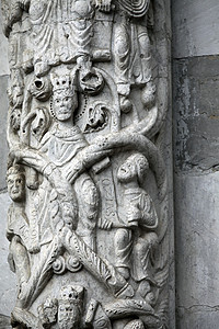 Lucca  来自圣马丁大教堂外墙的详情艺术狮子雕塑教会建筑学宽慰浮雕图片