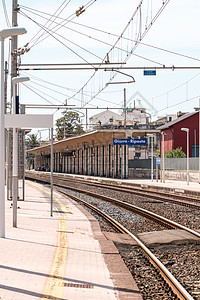 火车站首都民众平台运输手表火车货车过境建筑学时间图片