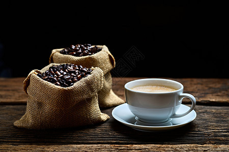 咖啡麻布木头桌子棕色咖啡杯图片
