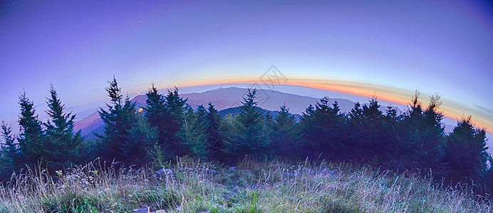 日落前的密歇尔山顶顶峰旅游山脉数控森林荒野冒险树叶风景探索图片