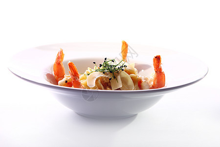 新鲜意大利意面 配有虾盘子菜单老虎奶油营养小吃午餐烹饪海鲜蔬菜图片
