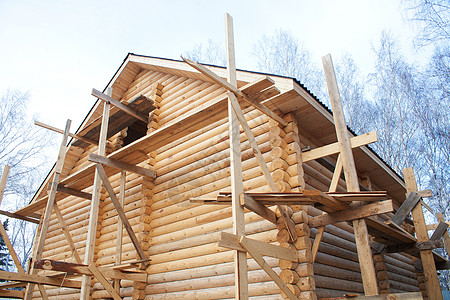 建造有木材的公寓房住房木工三角形松树住宅财产项目框架飞檐材料图片